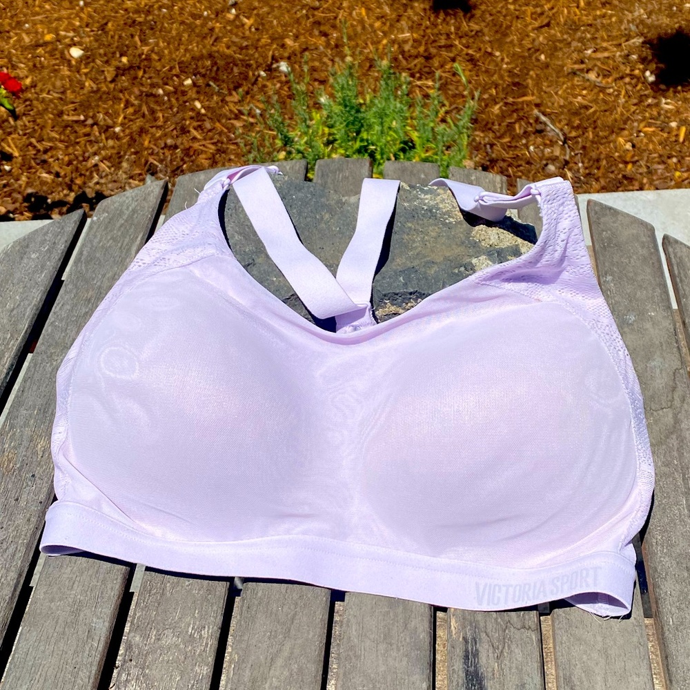 Victoria Secret 34-D sport bra incredible light weight mesh lavender lilac